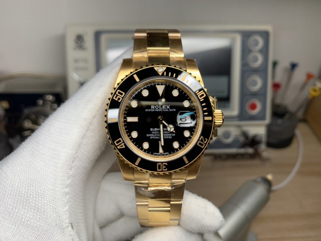 Submariner Date M126618LN-0002